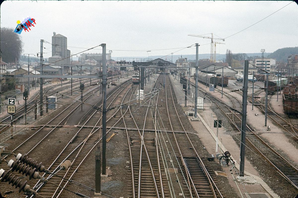 R23D_067-voies gare de BAR-26-03-1975-B071-25_HG